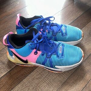 Nike Air high tops  le Bron James size 11 men’s good condition